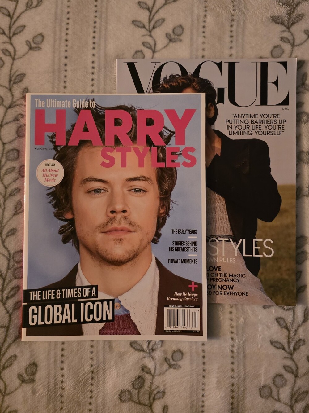 Harry Styles Vogue & Ultimate Guide Bundle - Picture 2 of 4